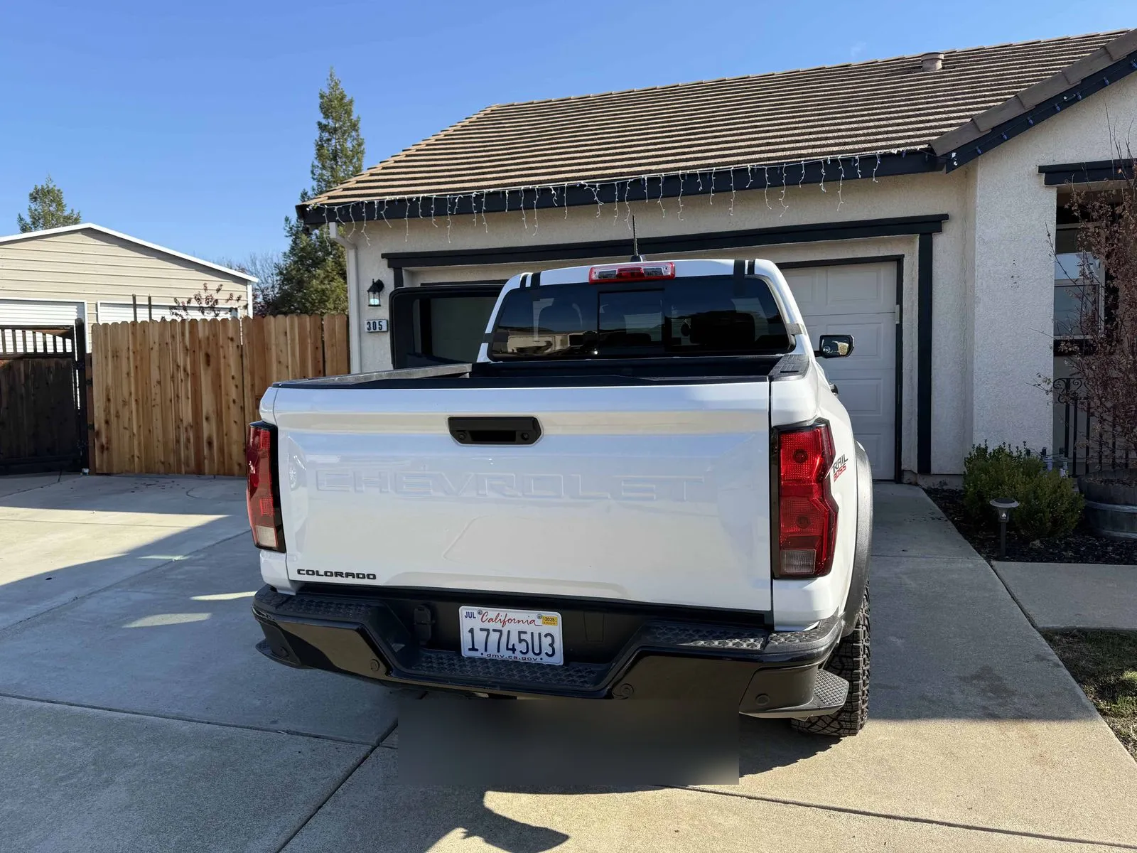 Chevrolet Colorado rear window replacement