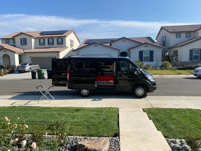 Very Smooth Auto Glass mobile service van in a Lincoln, CA neighborhood