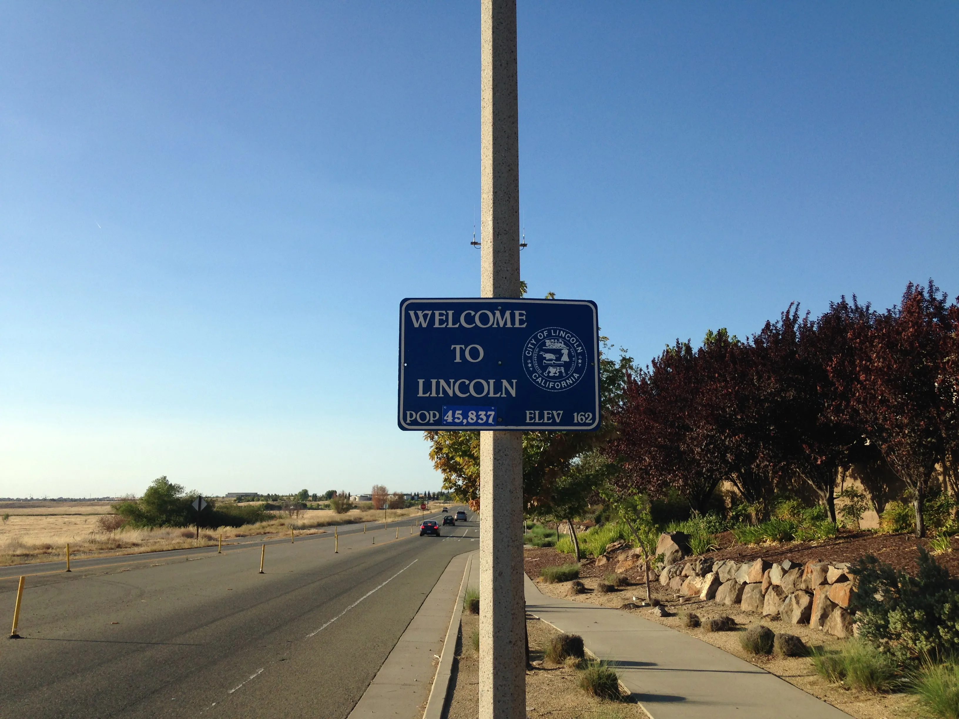 Welcome to Lincoln, California road sign — Pop. 45,837, Elev. 162
